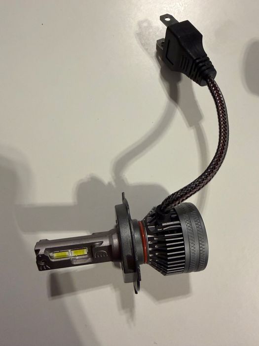 Żarówki Samochodowe LED Xstorm H4