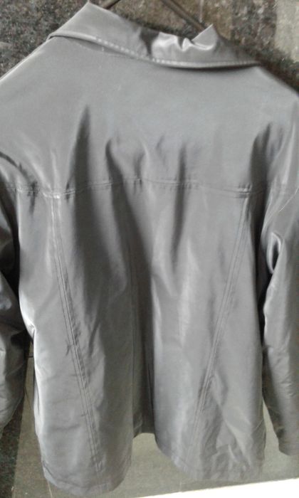 Blusão azul S (com ligeiro brilho)