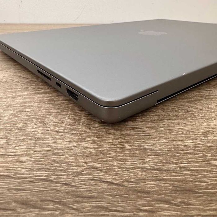 Macbook Pro 16" 2021 M1 Pro / 16Gb DDR5 / SSD 512Gb  (код: M0931)