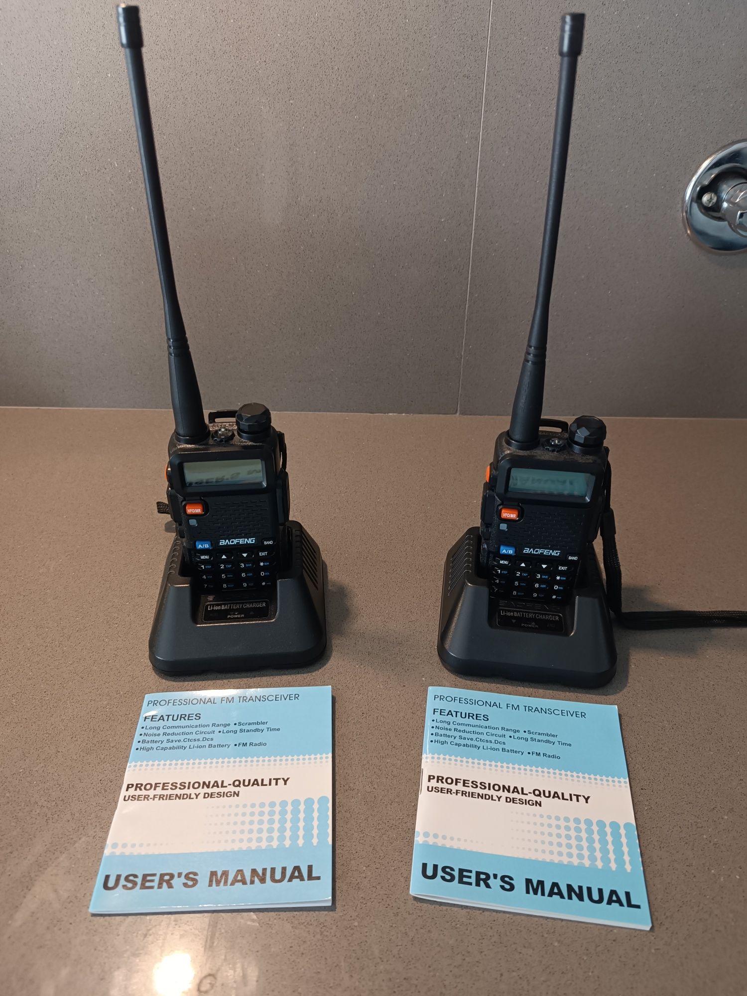 Par de Walkie Talkies (novos) (profissionais)