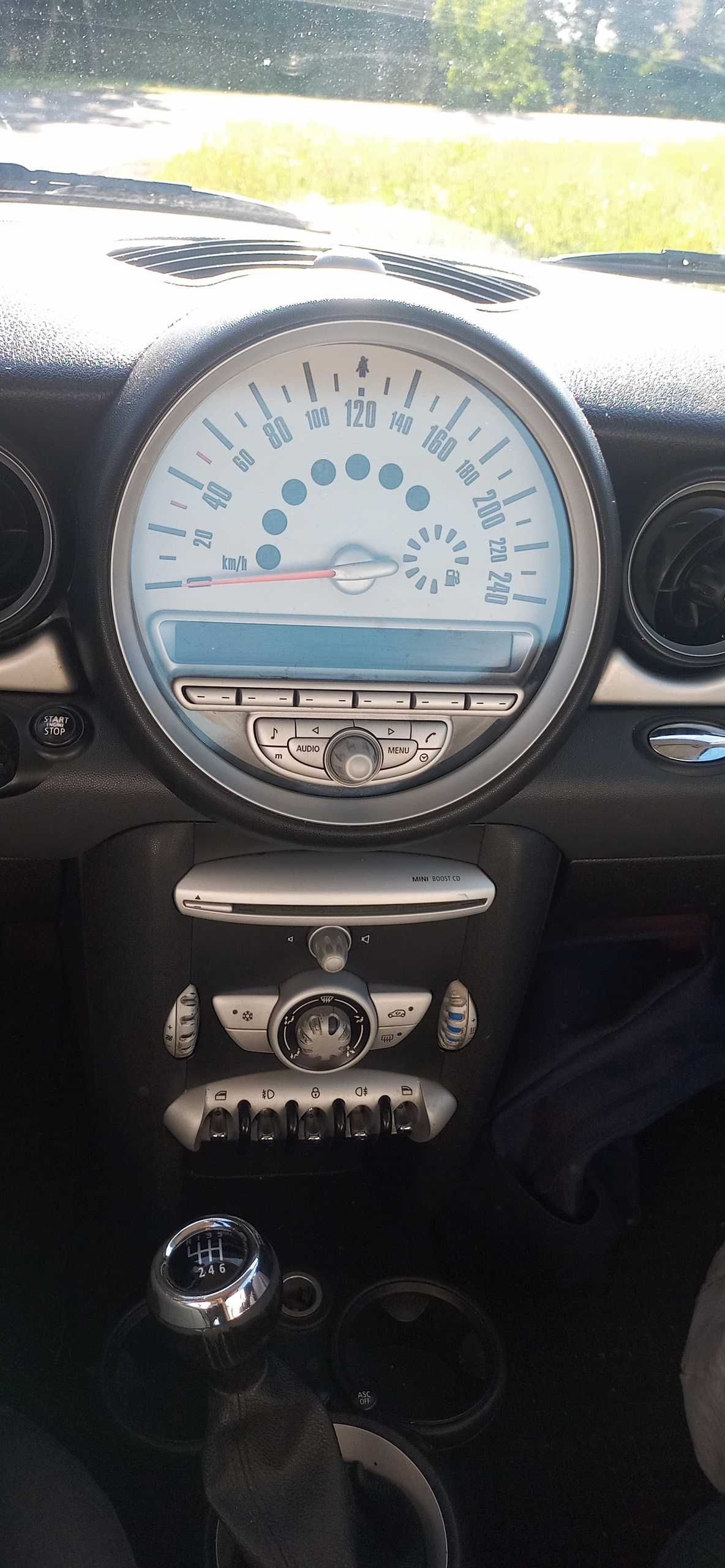 Mini Cooper 1.6 benzyna