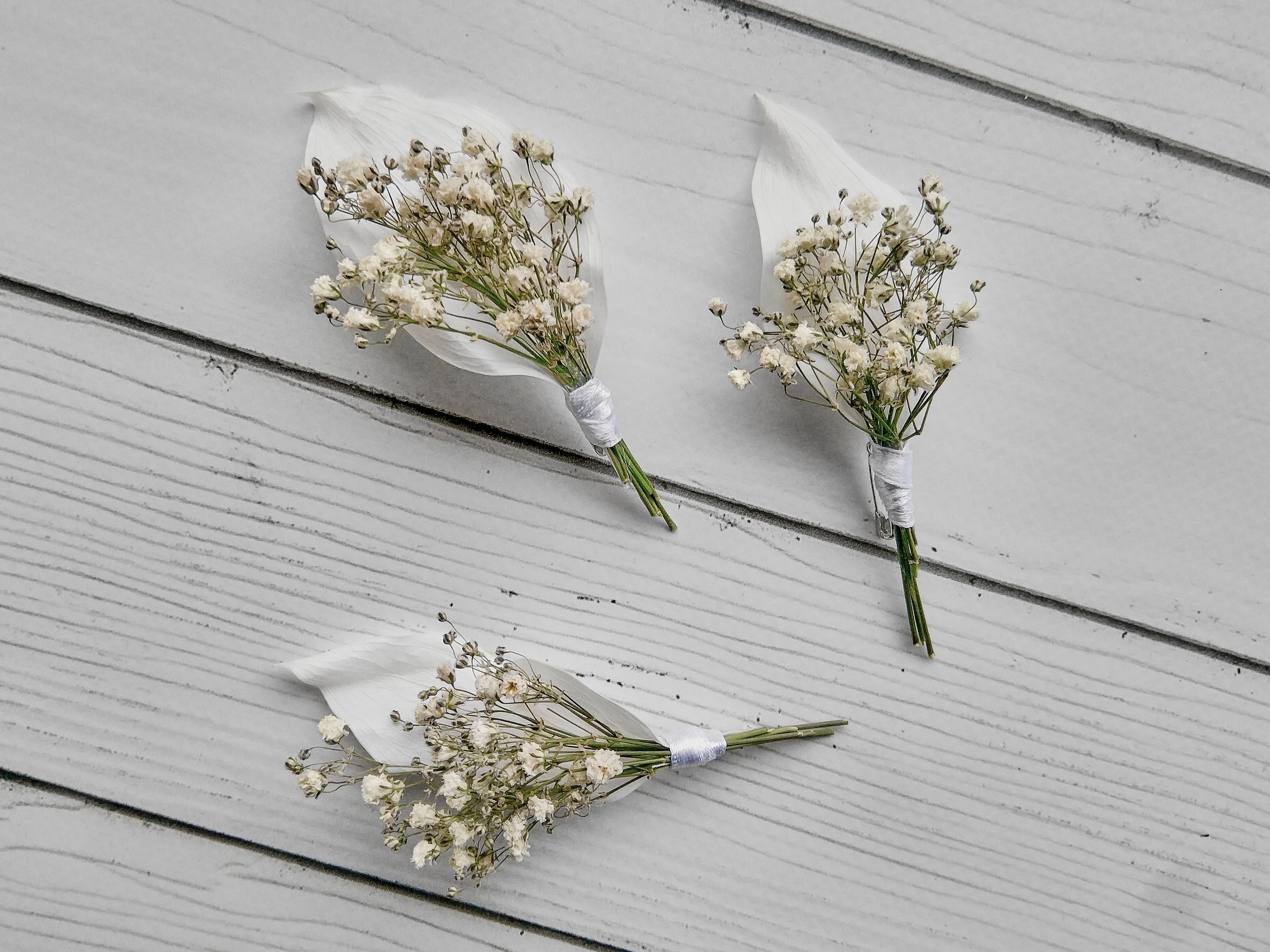 Весільні святкові бутоньєрки квіти з сухоцвітів на ваш вибір.