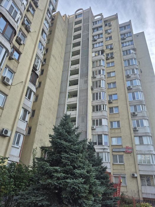 Продам велику трикімнатну квартиру- VIP, центр, Набережна, пляж. FINK