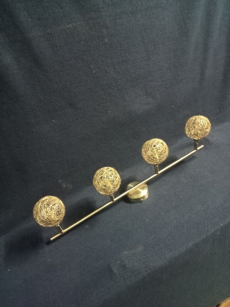 Vendo 7 candeeiros antigos bom estado para quem quiser recuperar