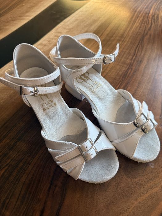 Бальні туфлі дитячі, стан нових