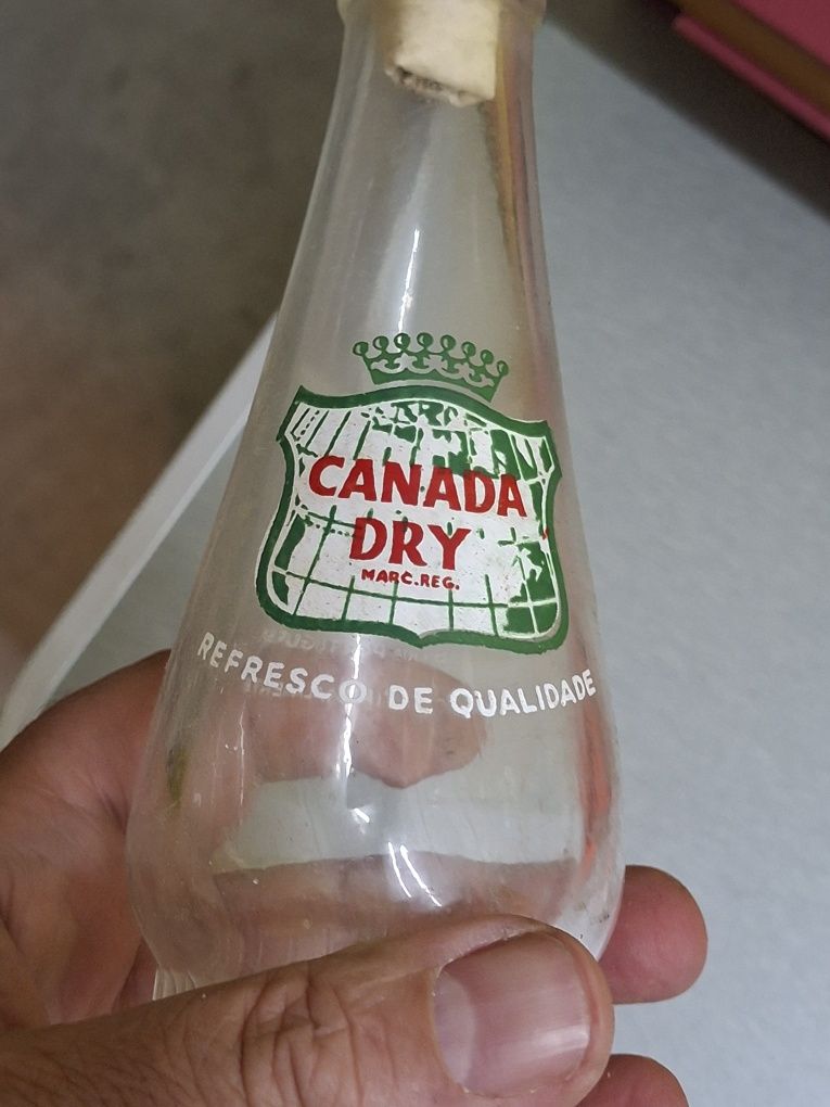 Garrafa vintage Canada Dry