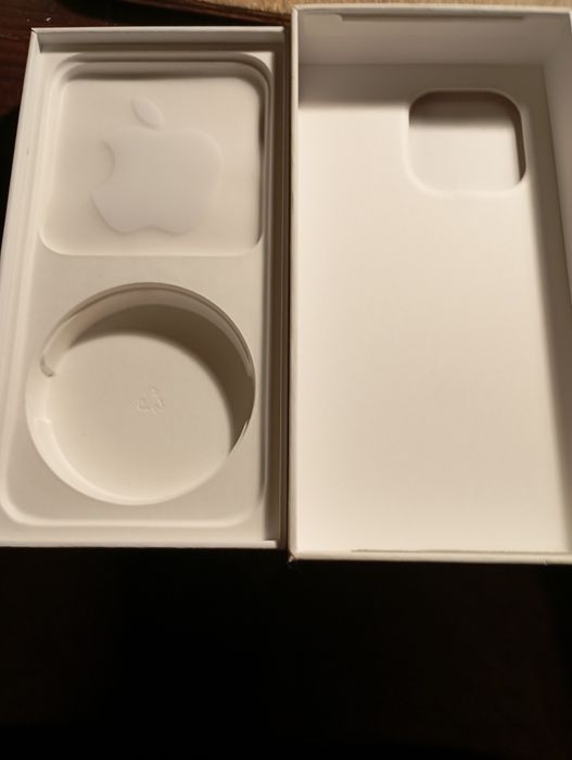 Продам коробку упаковочну.