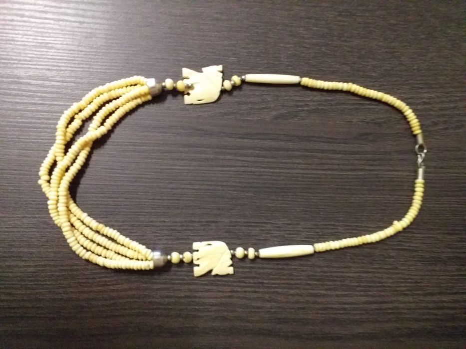 SEM USO Colar étnico,comprado em Paris,em mão,veja no anúncio as zonas