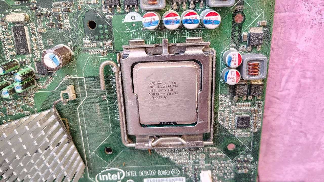 Материнська плата Intel DG41RQ + Intel Core 2 Duo E7400