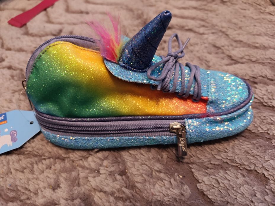 Nowy piórnik jednorożec unicorn
