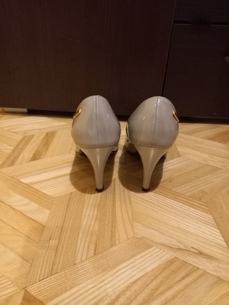 Czółenka 38 Amanda polska