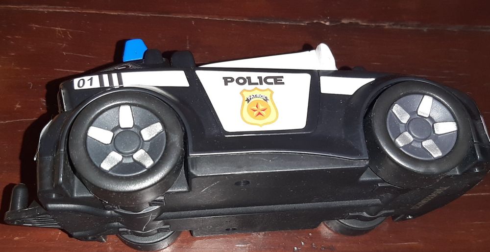 Dois carros pvc  cada 5€