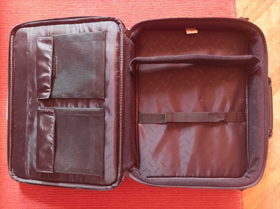 Сумка Deuter Escape II та Сумка для ноутбука D-Lex LX-100P