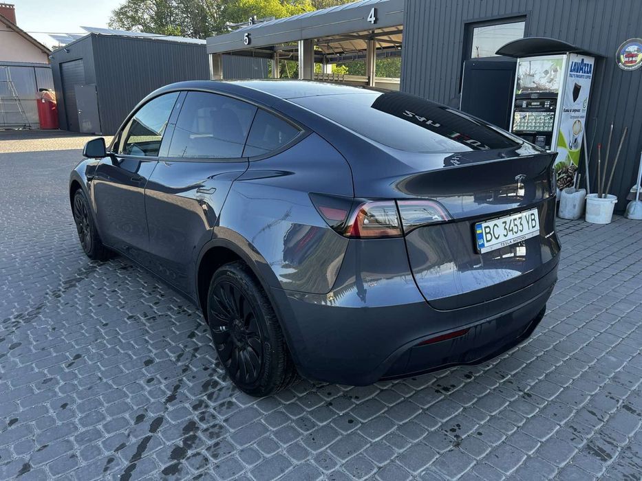 Тесла У оренда під виплату обмін на нерухомість квартиру авто