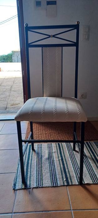Cadeiras em ferro para sala de jantar