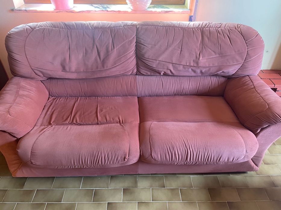 Sofá 3 lugares em bom estado