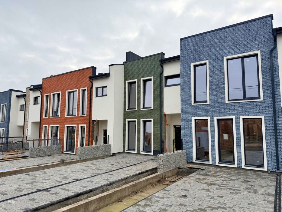 Продам котедж з максимальною комплектацією та унікальною архітектурою!