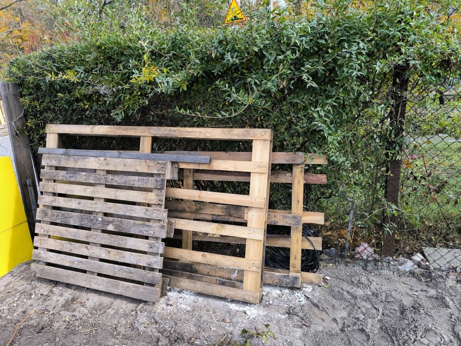 Palety 3 szt. oddam za darmo
