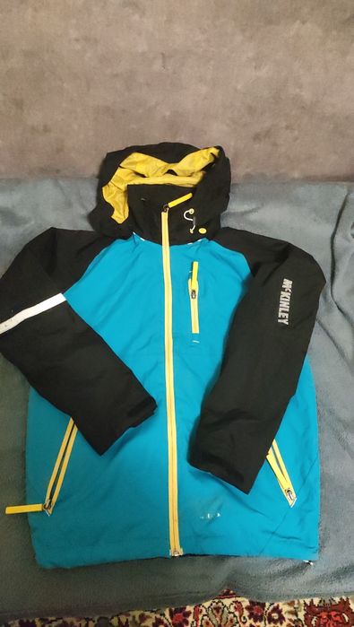 Куртки на рост от 128-140 по 200грн