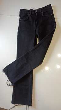 Czarne dzwony jeansy Zara
