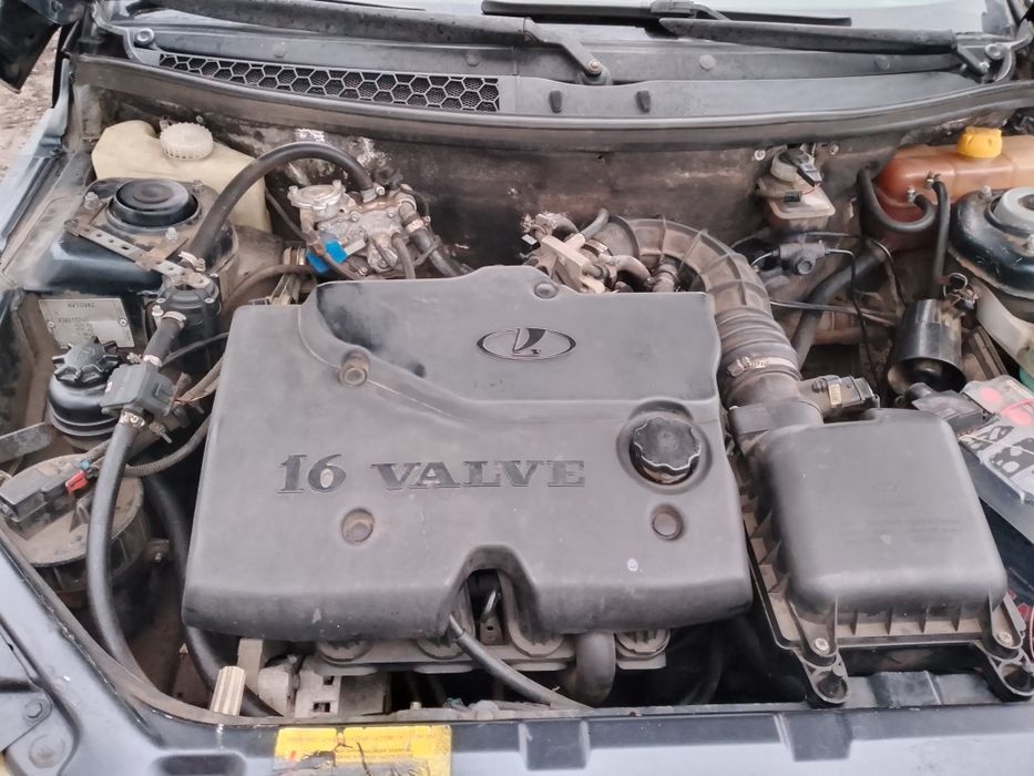 Продам ВАЗ 2112 внормальном состояни сел и уехал