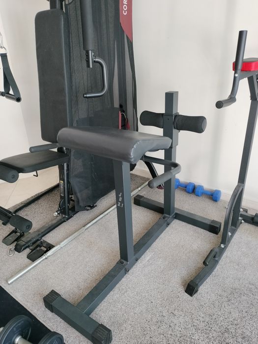 Equipamento de Ginásio — Estação de Musculação + Banco Roman Chair