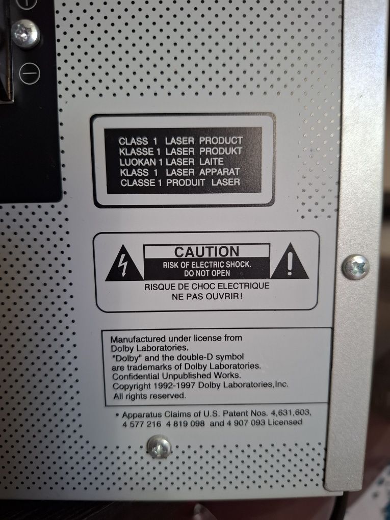 музичний центр LG LM-K3365, з функцією караоке