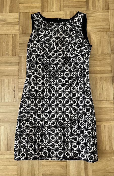 Sukienka elegancka blyszczaca 38/M