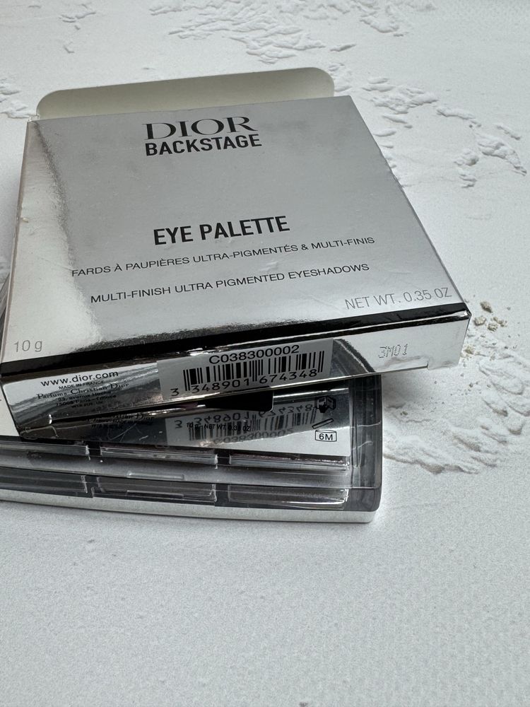 Тіні для повік Dior 002 Smoke Essentials