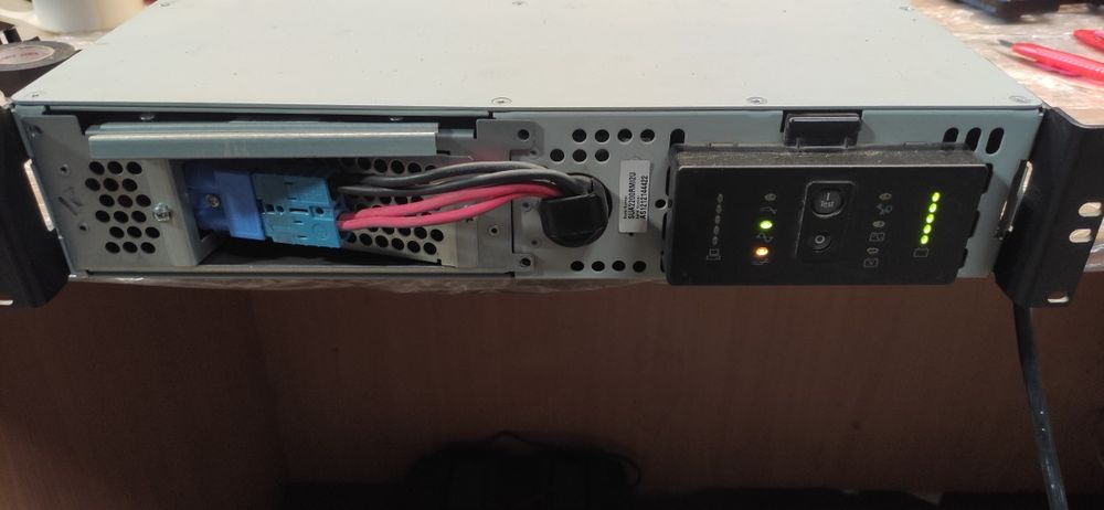 ДБЖ APC SUA 2200rmi2u