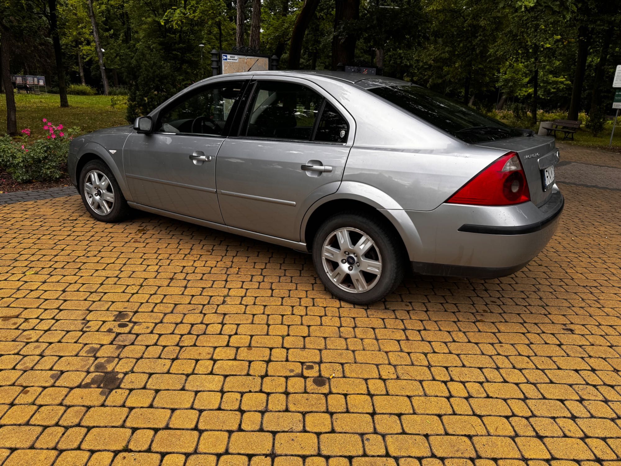 Ford Mondeo MK3 – 2.0 TDCi – jeździ, klima działa – 3000 zł