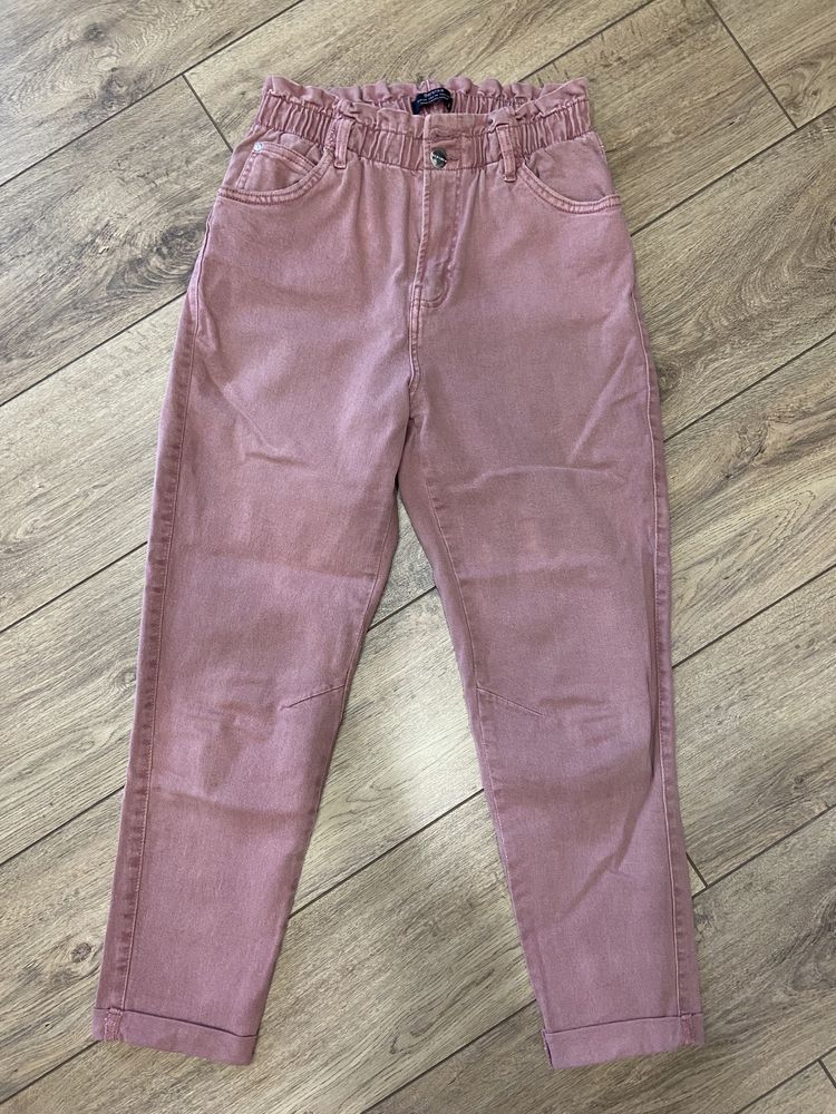 Розовые женские джинсы Bershka