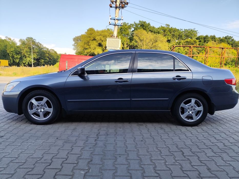 Продам Хонда аккорд гибрид