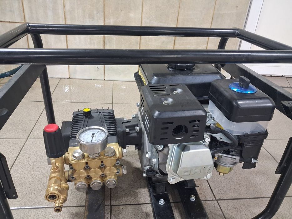 Продам бензинову мийку високого тиску