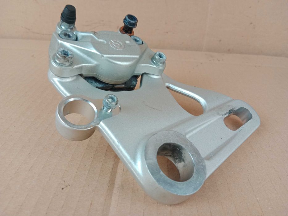 Ducati Monster 696 Zacisk Hamulcowy Tył BREMBO Klocki Hamulcowe Kopyto