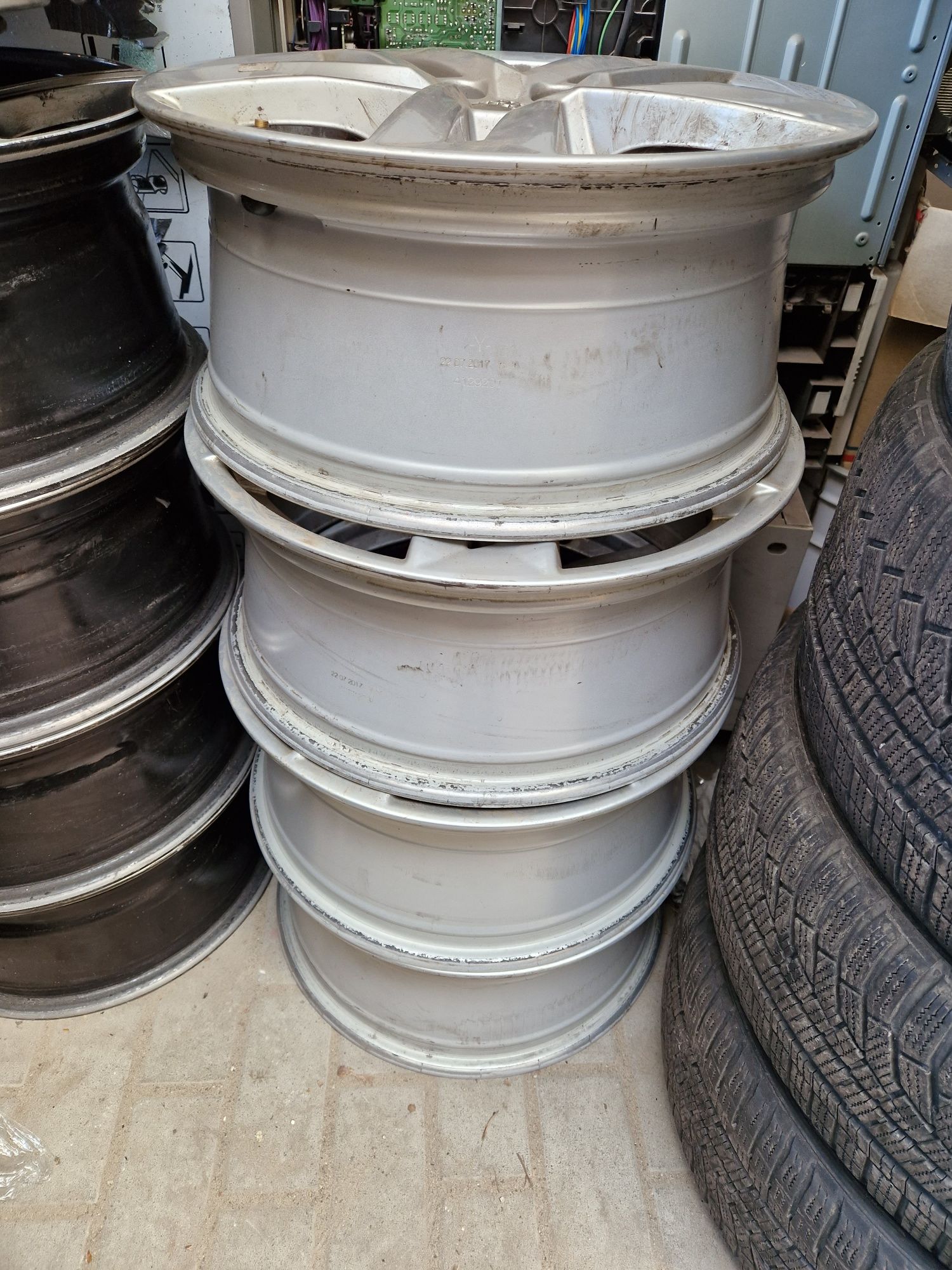 Oryginalne Felgi Audi A4 17cali 5x112 66,6 et42