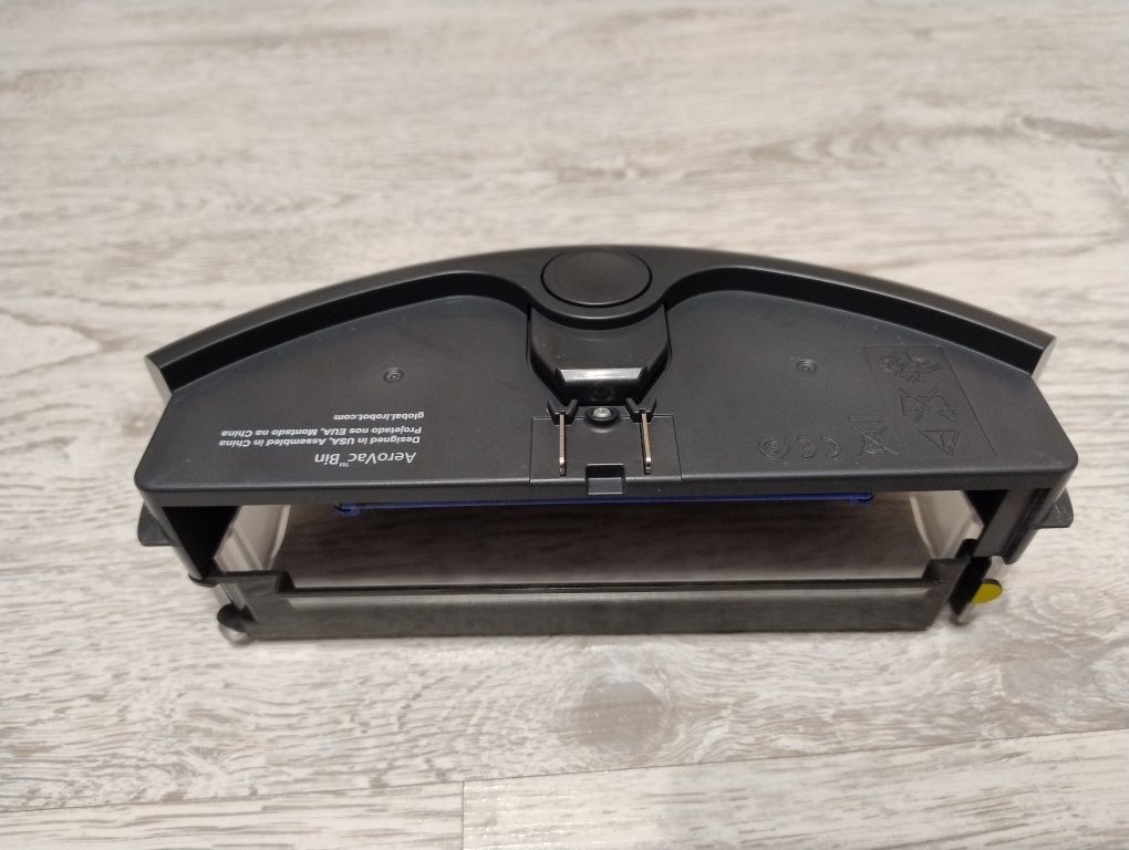 Pojemnik na śmieci z filtrem Irobot Roomba 692