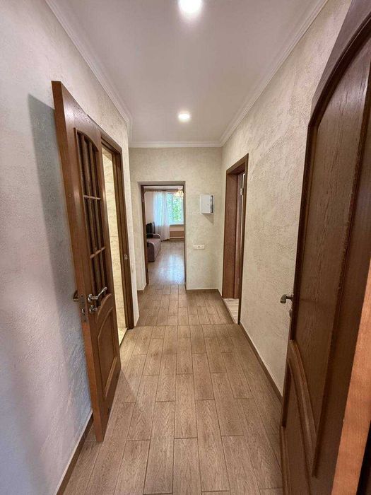 Оренда 4к будинку з гаражем на Карачунах