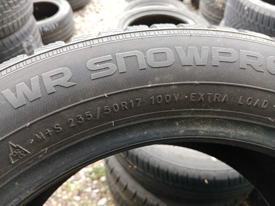 Opona używana 235/50R17 Nokian WR Snowproof 1szt.