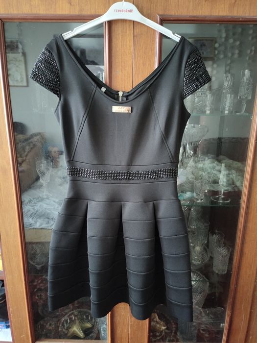 Продам платья  вечерние