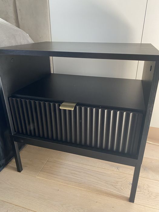 toaletka i 2 szafki nocne