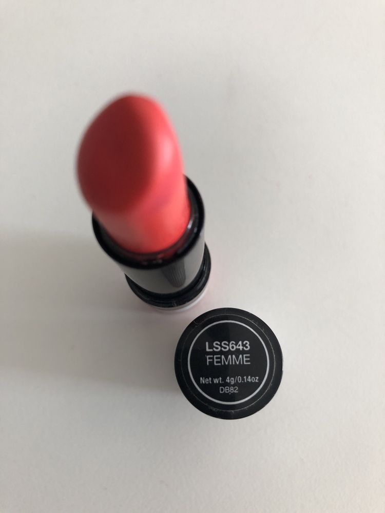 Nyx femme pomadka letni kolor