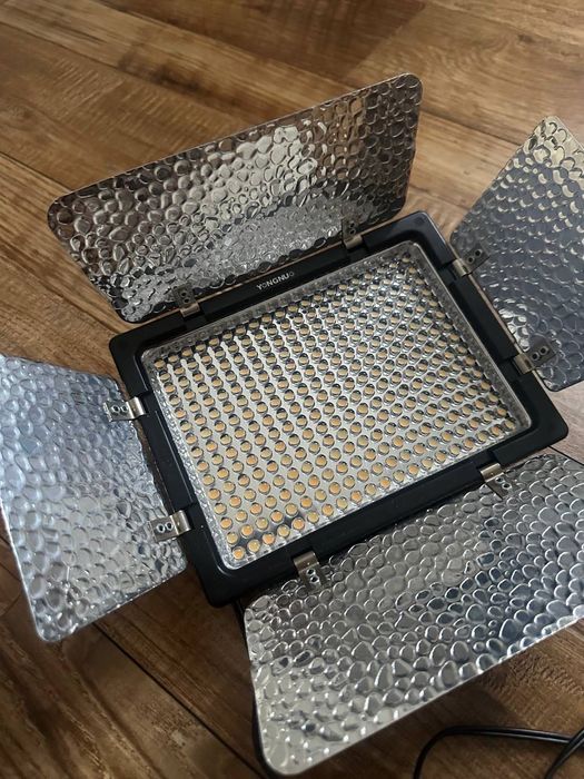 LED світло Yongnuo YN-300 III без тринога