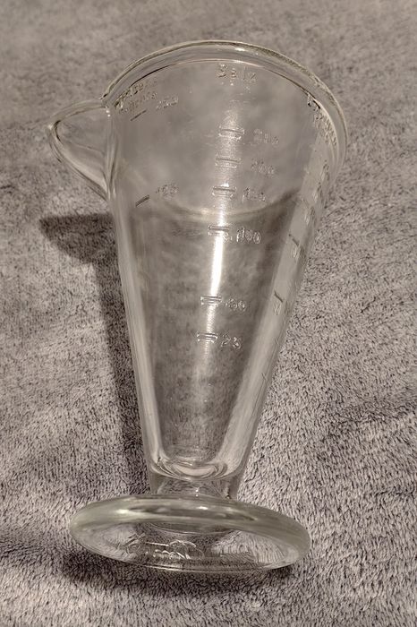 przedwojenna niemiecka szklana miarka kuchenna, dozownik