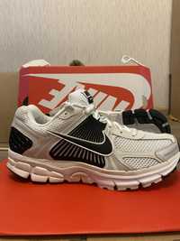 [ОРИГІНАЛ] Кросівки Nike Zoom Vomero 5 43р | кросівки найк