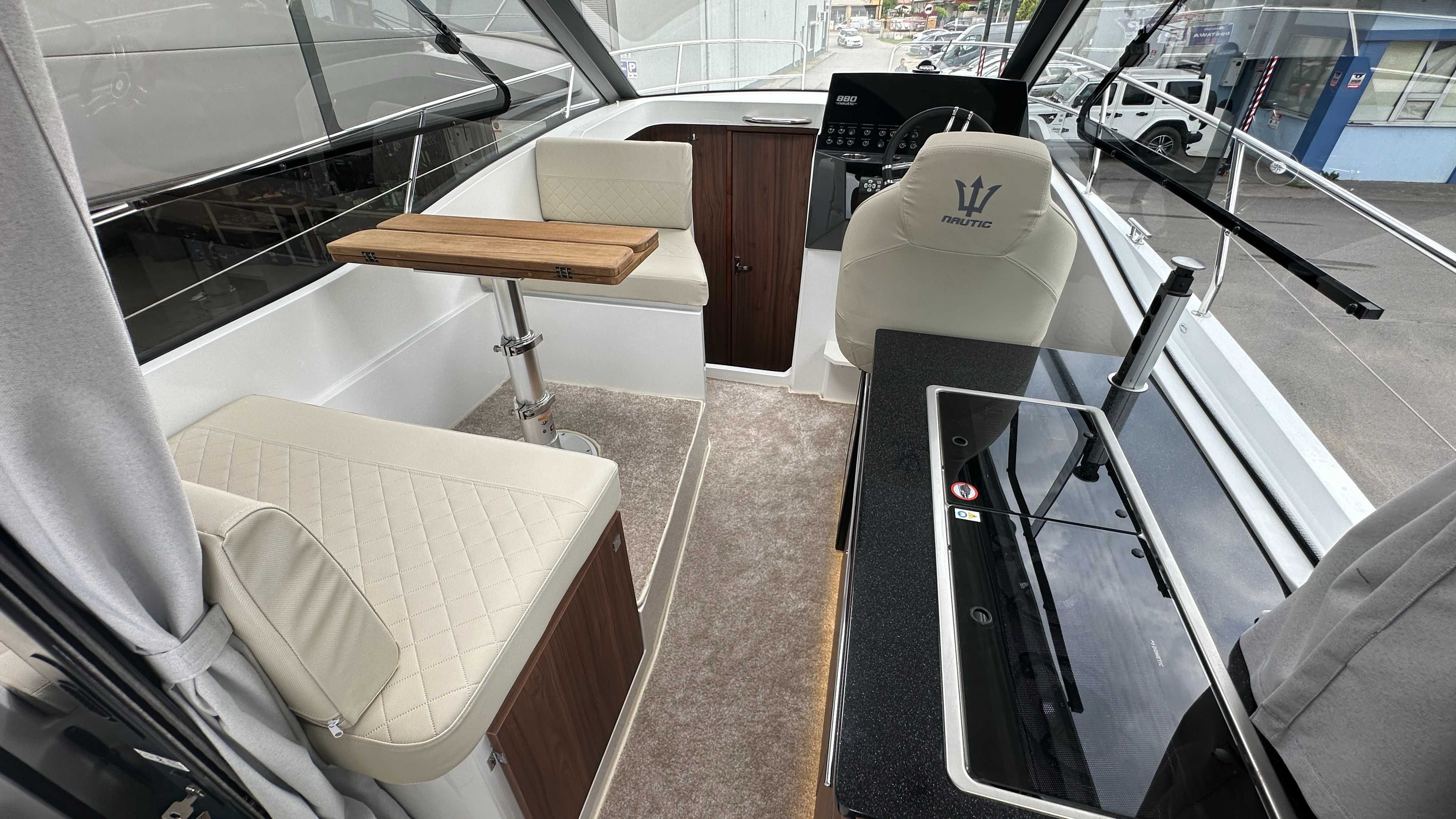 Nowa łódź motorowa NAUTIC 880 PREMIERA 2024 max 250 KM_Eskapader Płock
