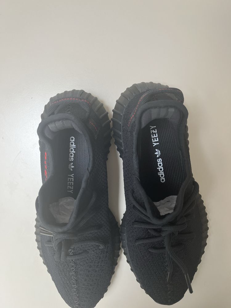 Yeezy bred rozmiar 42