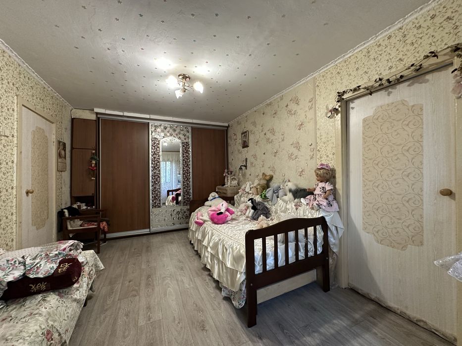 Без %. Продаж 2к. квартири вул. Салютна, метро Нивки