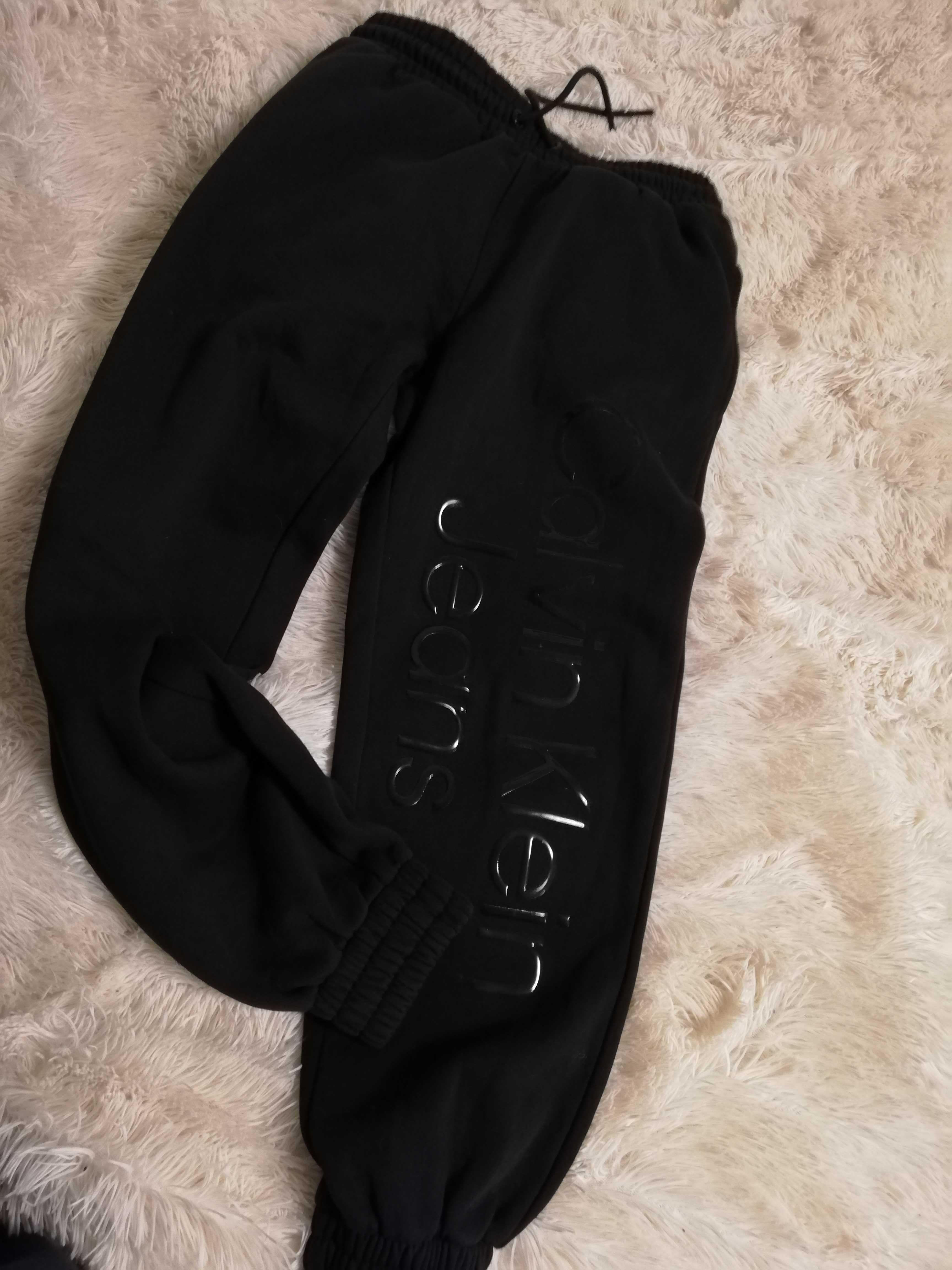 spodnie dresowe Calvin Klein Jeans M 38 czarne jak nowe