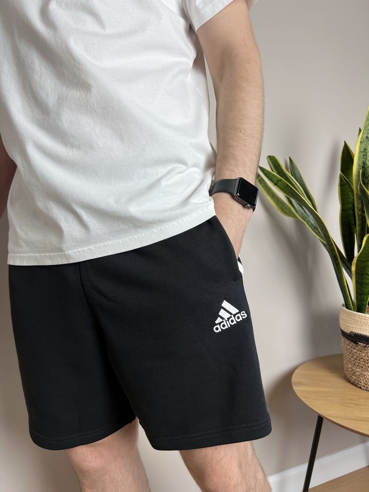 Оригінальні Шорти Adidas  чорного кольору !